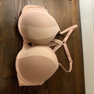 Victoria’s Secret 32DD front buckle push-up bra